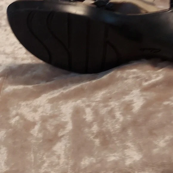 Women's shoes - Picture 3 of 6